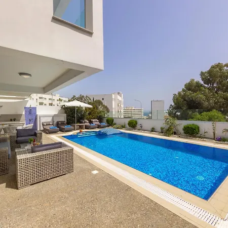 Fig Tree Bay Residences 4 פרוטאראס