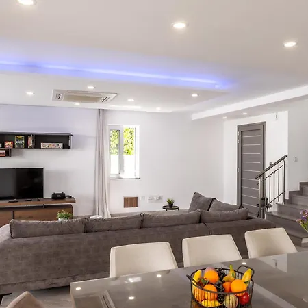 Fig Tree Bay Residences 4 פרוטאראס