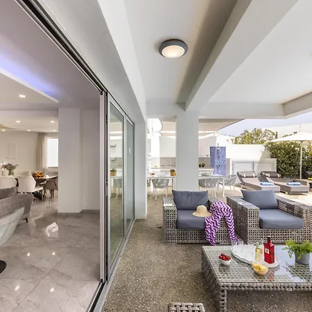 Fig Tree Bay Residences 4 פרוטאראס