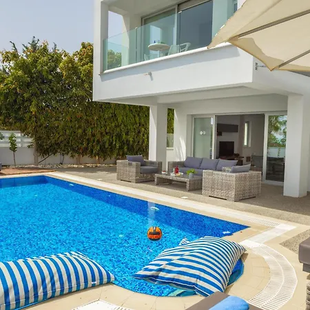 וילה Fig Tree Bay Residences 4
